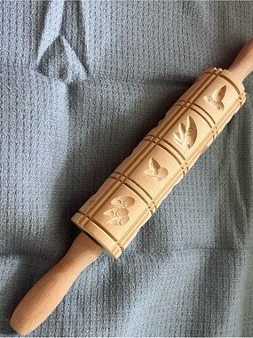 Wooden Embossed Rolling Pin for Cookie Patterns - Natural